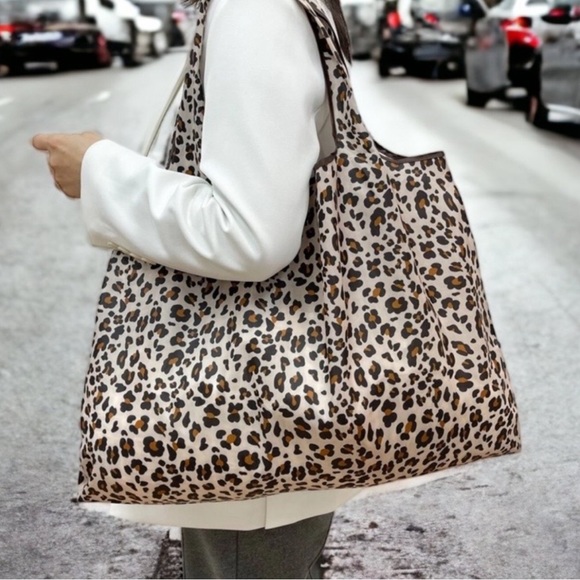 NEW Reusable Leopard Print Shopping Tote Bag - Picture 3 of 5